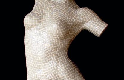 Beli unikatni mozaik